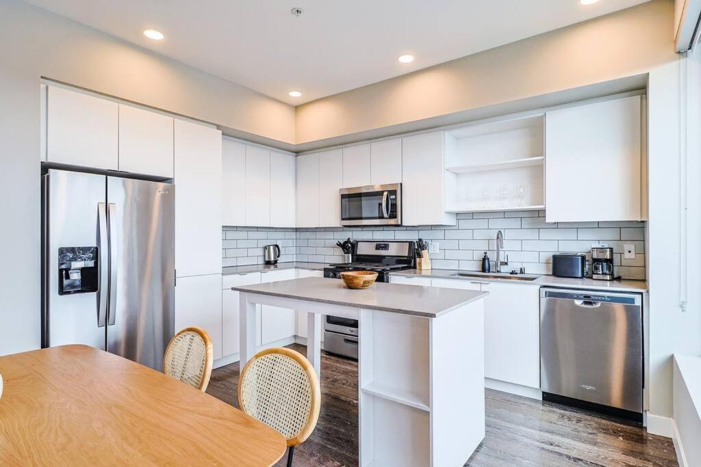 Dreamy 2br With Balcony & Hollywood Sign Views! Apartment *