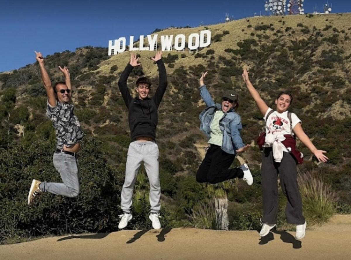 Dreamy 2br With Balcony & Hollywood Sign Views! Apartment Los Angeles
