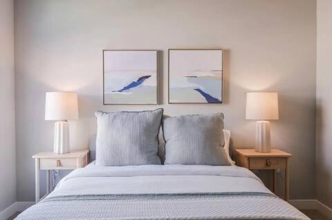 Dreamy 2br With Balcony & Hollywood Sign Views! *